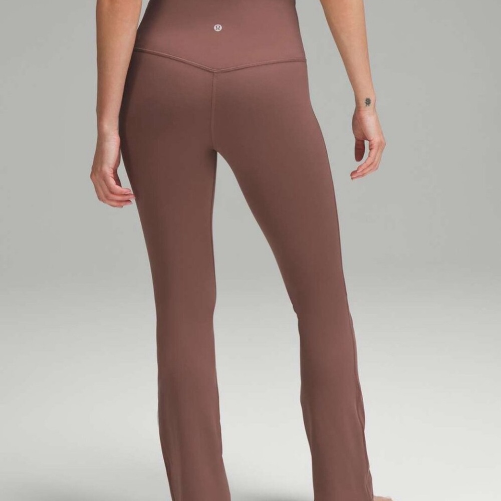 Lululemon Align High-Rise Mini-Flared Pant 28" Dark
Oxide size 0